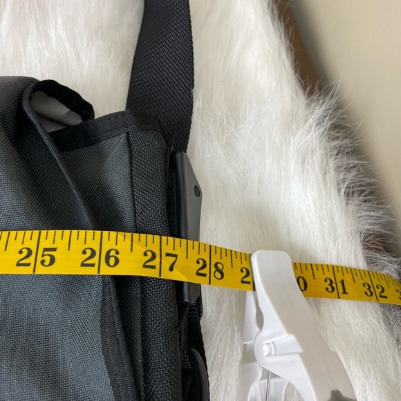 Timbuk 2 Large Pink and Gray Messenger Bag - Picture 4 of 12